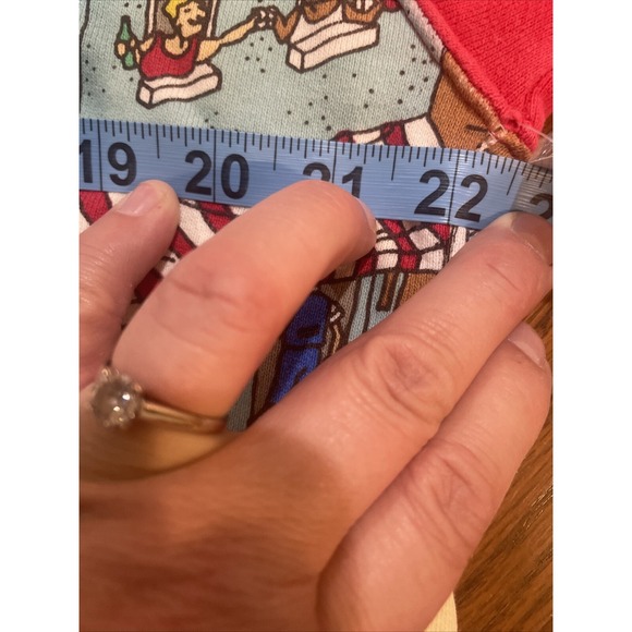 Where's Waldo Crewneck Sweatshirt Excellent Condition Imported Sz L Unisex - Picture 9 of 11